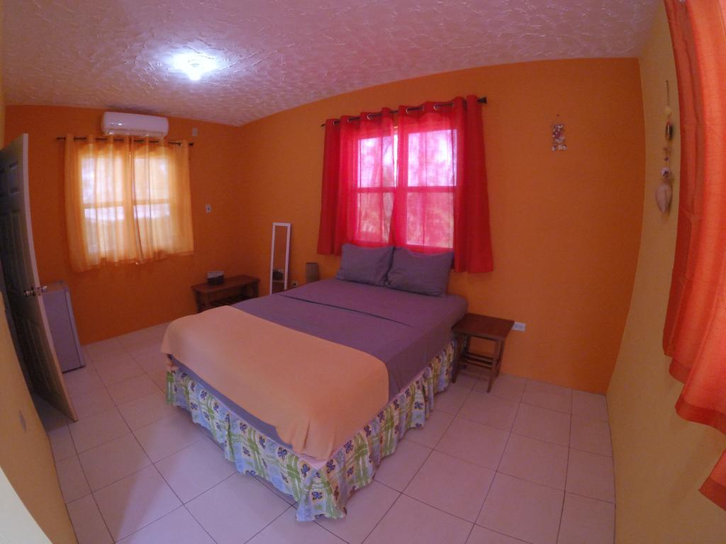 Fish Tobago Guesthouse Buccoo Екстериор снимка